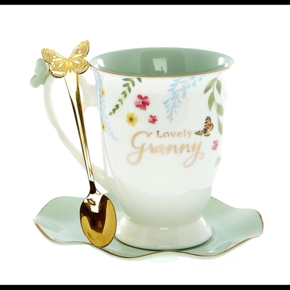 Beautiful Granny Teacup, Saucer & Spoon Set, perfect for a gift!